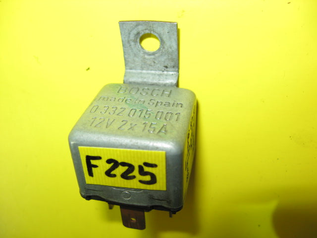 Bosch 0332015001 Relais 12V 15A IP5K4 - Résistant De -40°C à 85°C Pour Véhicules