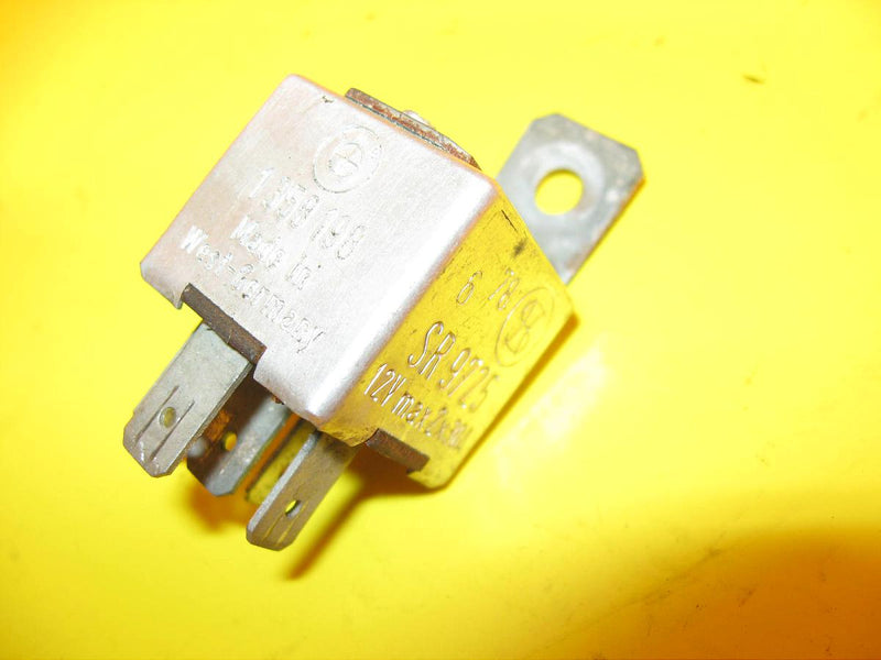 Relais 12V 2x30A BMW R60 R75 R80 R90 R100 /7 S RS RT SR9725 1358198 relay