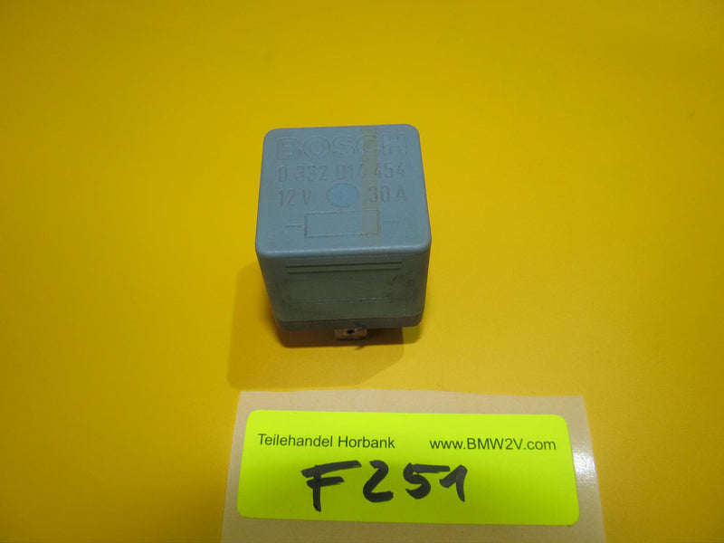 Relais Bosch 0332019454 12V 30A BMW R100 R80 R65 R45 1373588 relay